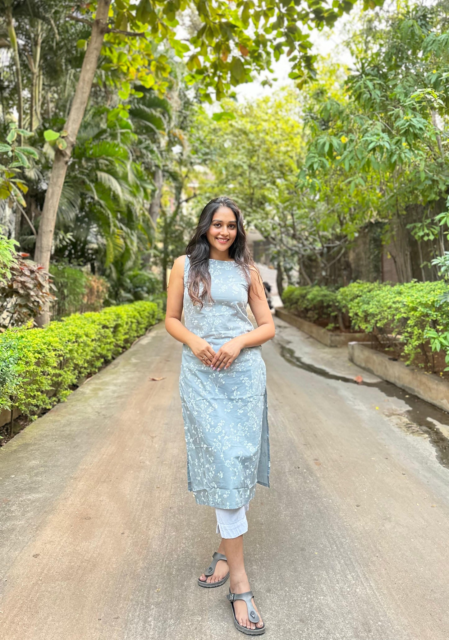 Yogitha - Sleeveless Kurti