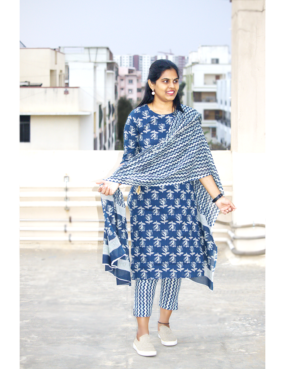 Block Printed cotton set with tie and back openable buttons