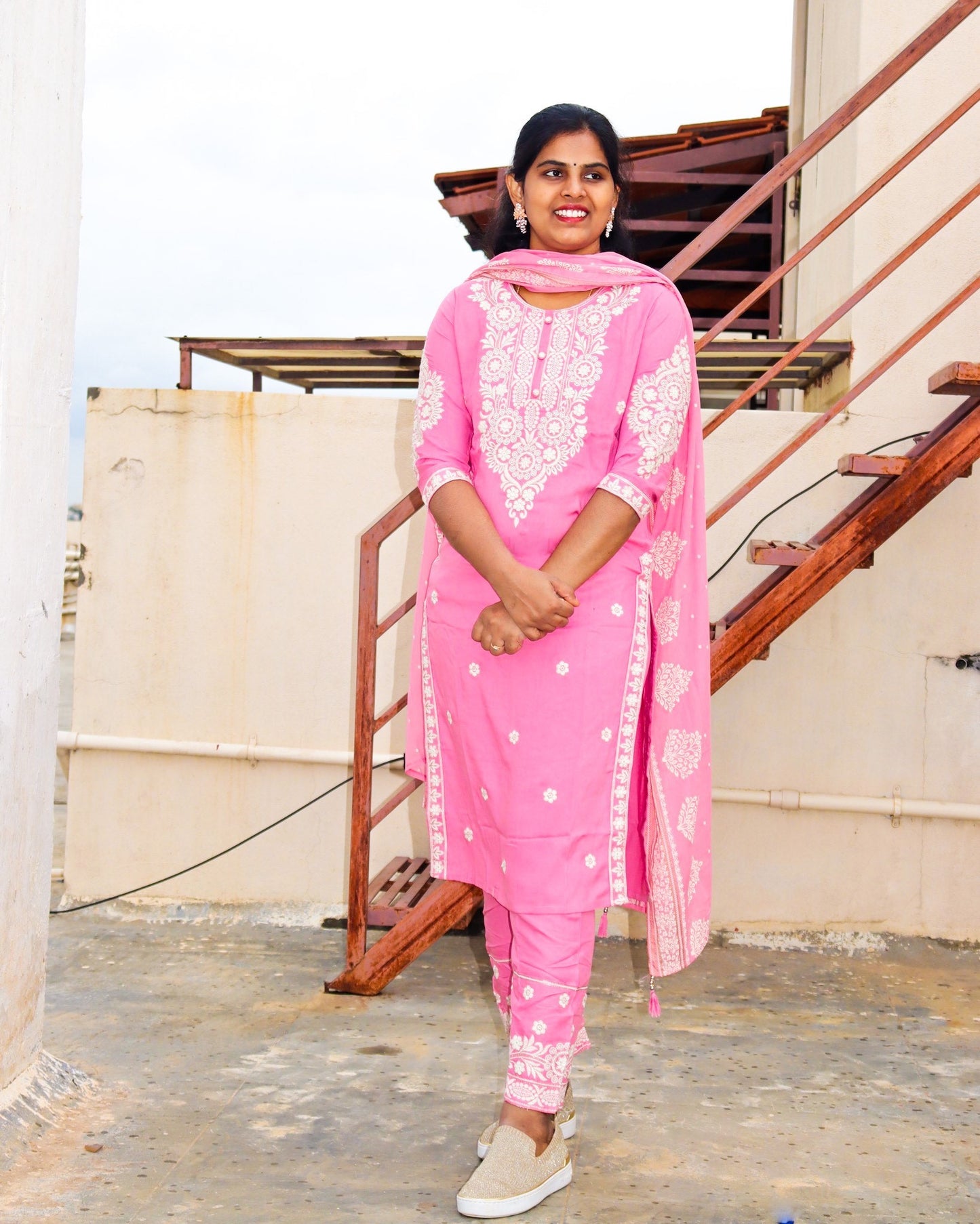 Three piece set with embriodery - Pink