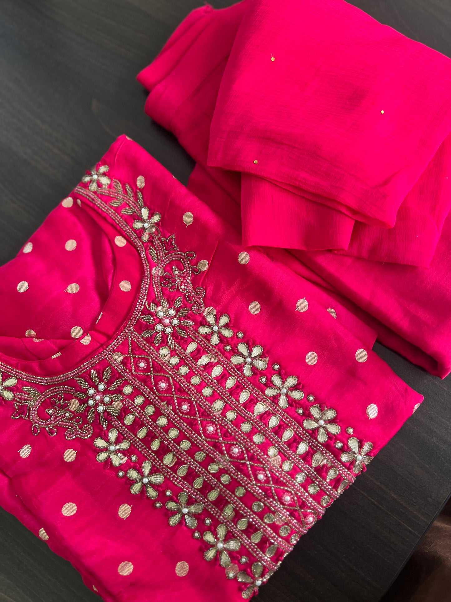 Laksya - Premium Maslin Hand work kurti set with weaving butties - Pink