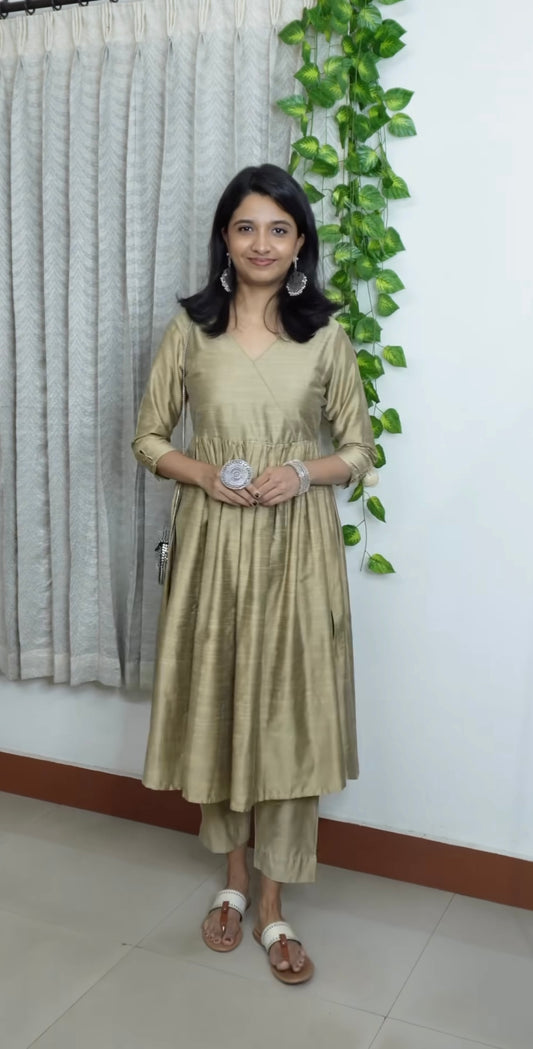Ziya - Silk Cotton Kurta Set - In Nyra Cut - Gold