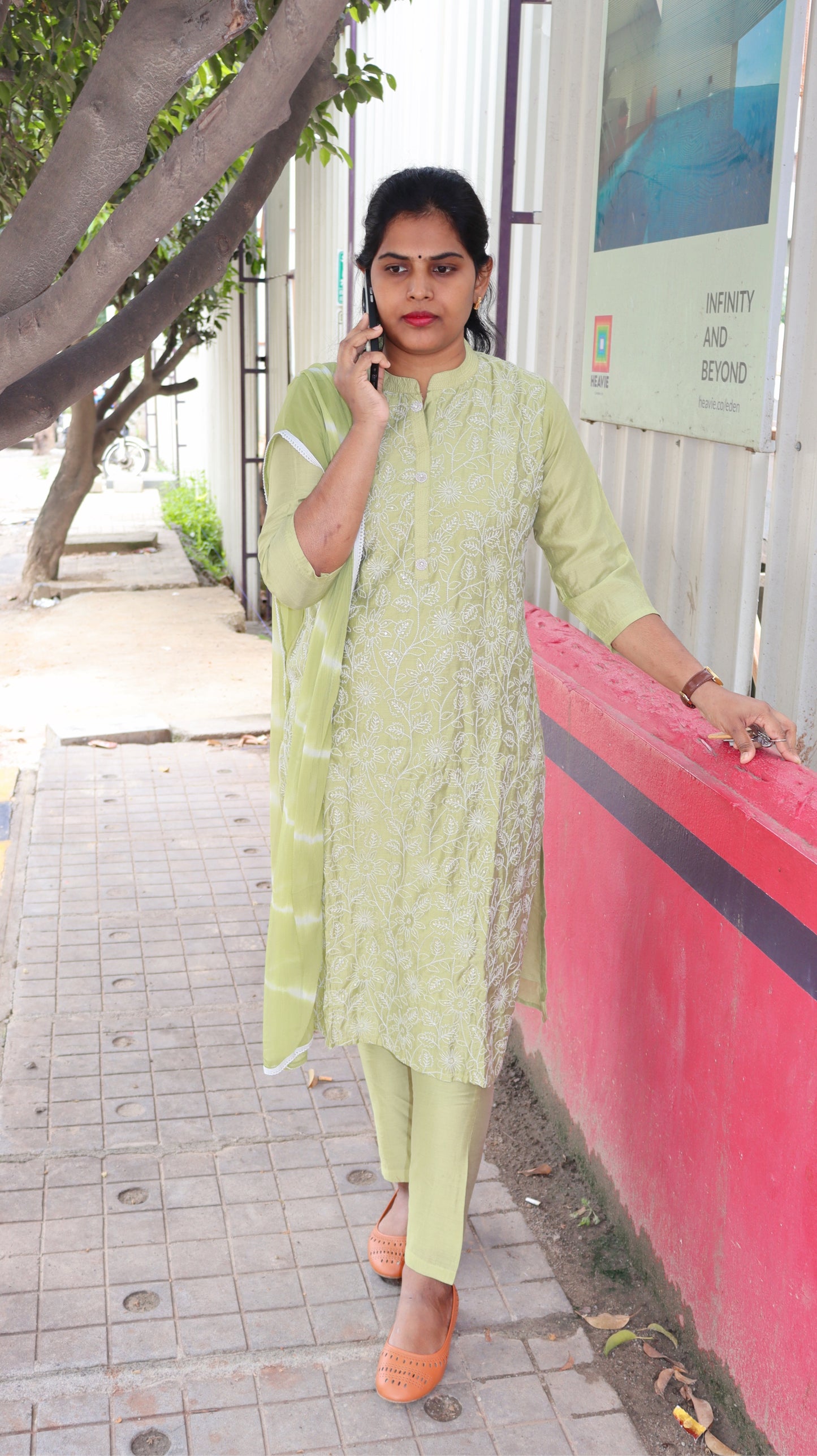 Ikshita - Green Maslin set with embriodery