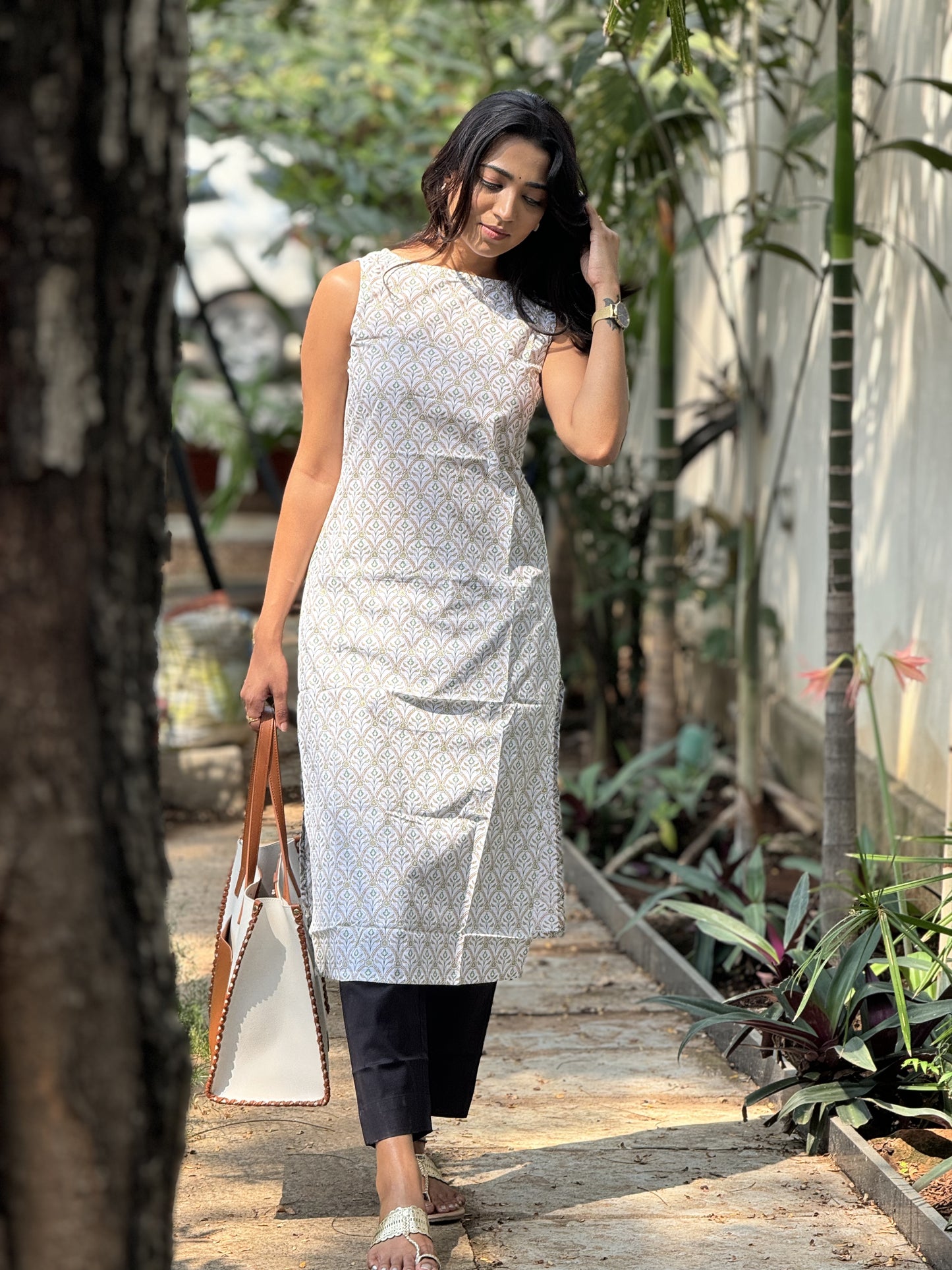 Amaira - Sleeveless Kurti