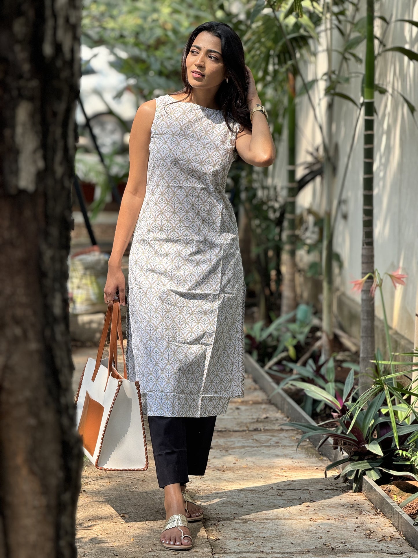 Amaira - Sleeveless Kurti