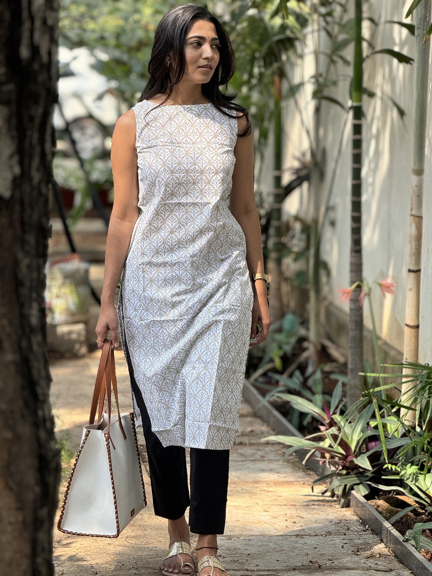 Amaira - Sleeveless Kurti