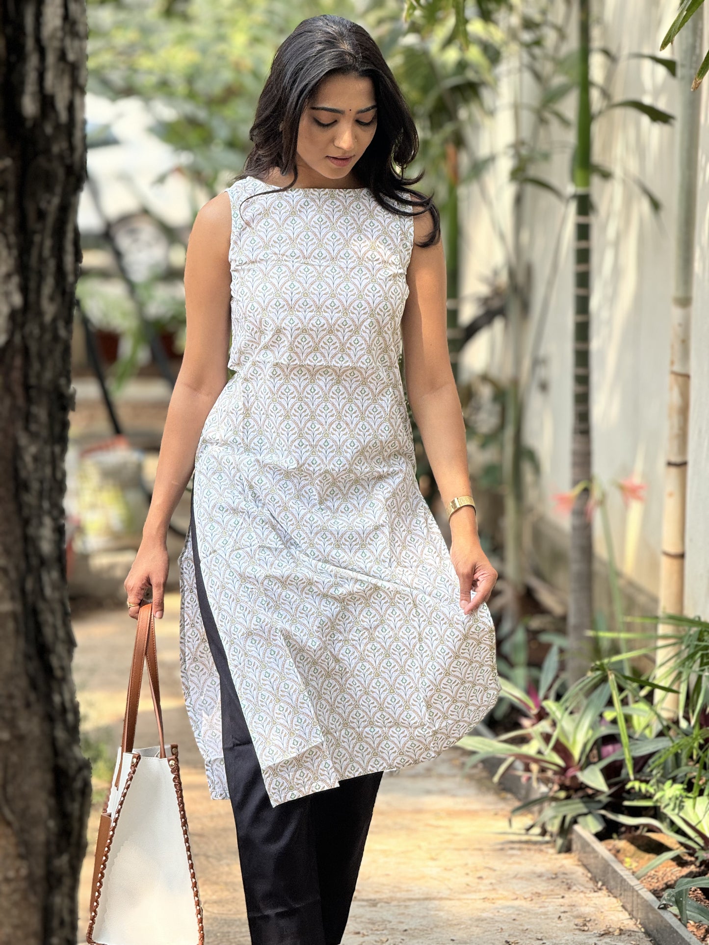 Amaira - Sleeveless Kurti