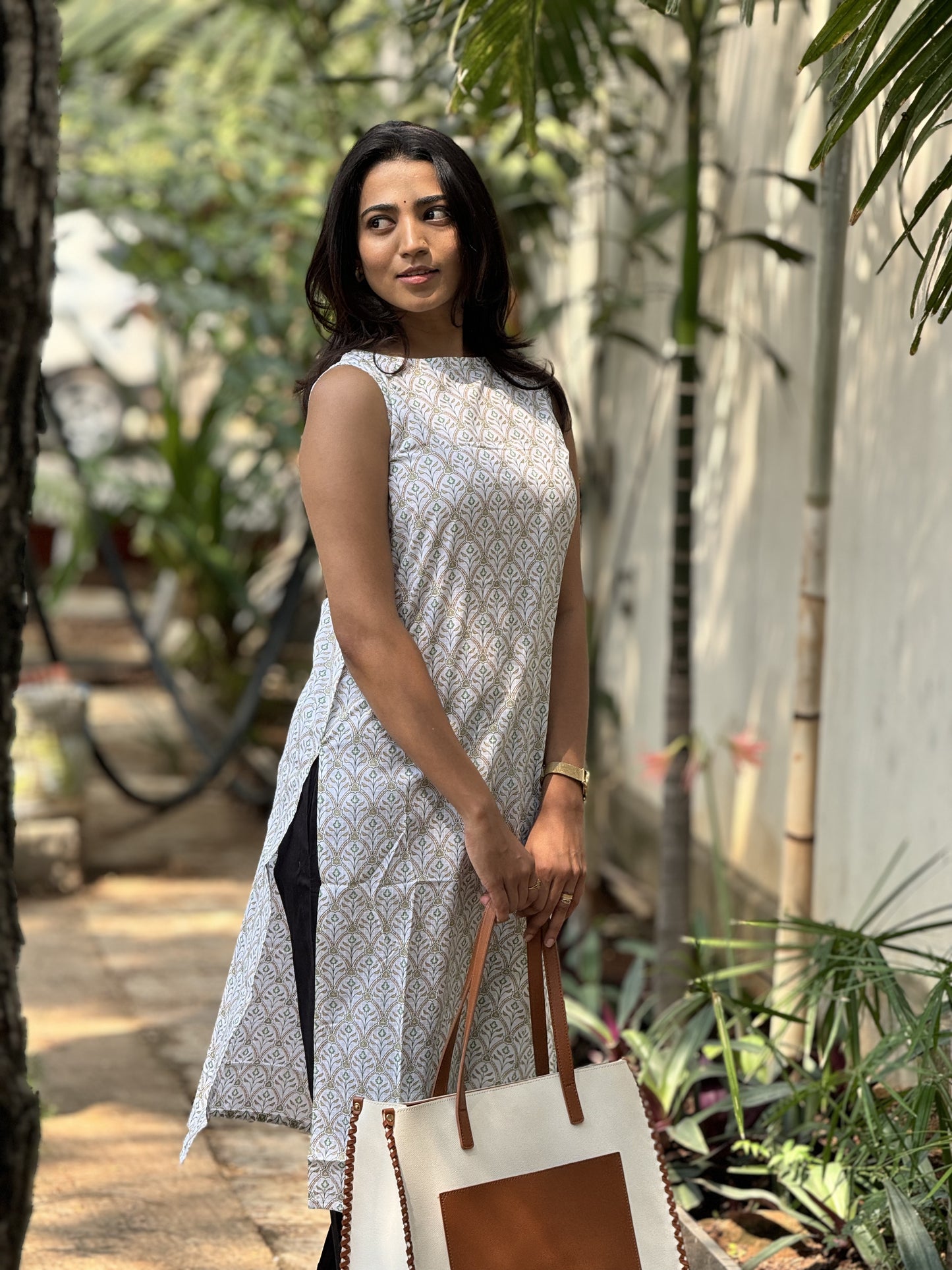 Amaira - Sleeveless Kurti