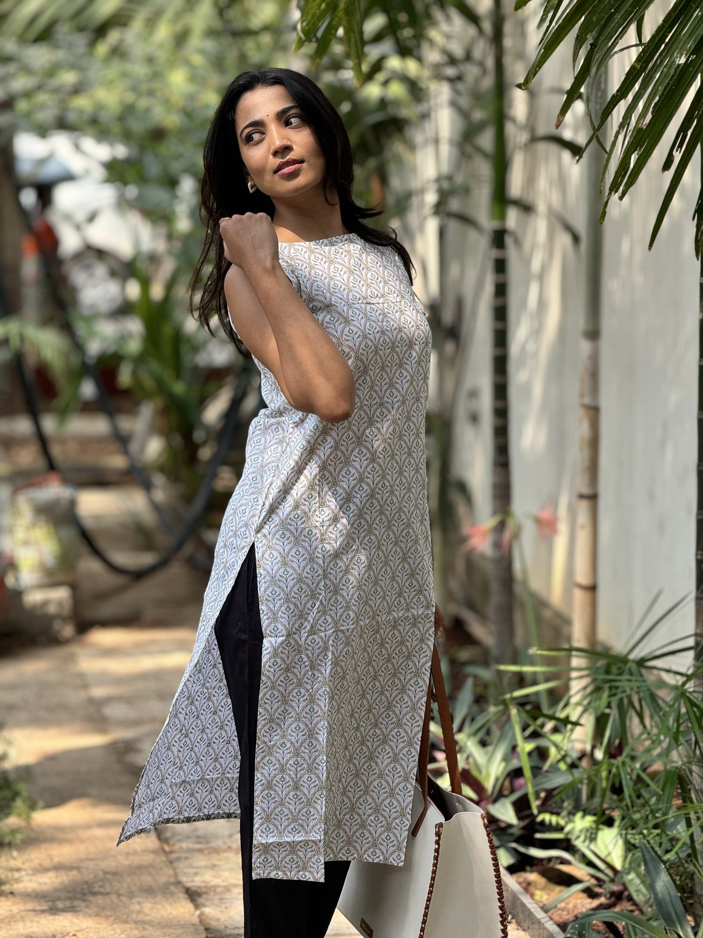 Amaira - Sleeveless Kurti