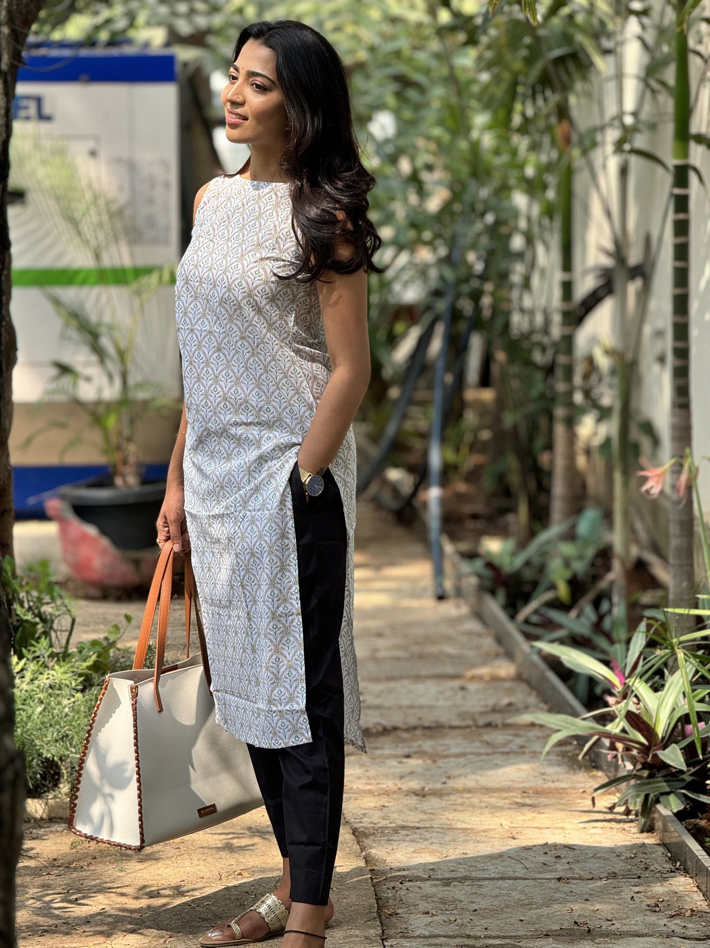 Amaira - Sleeveless Kurti