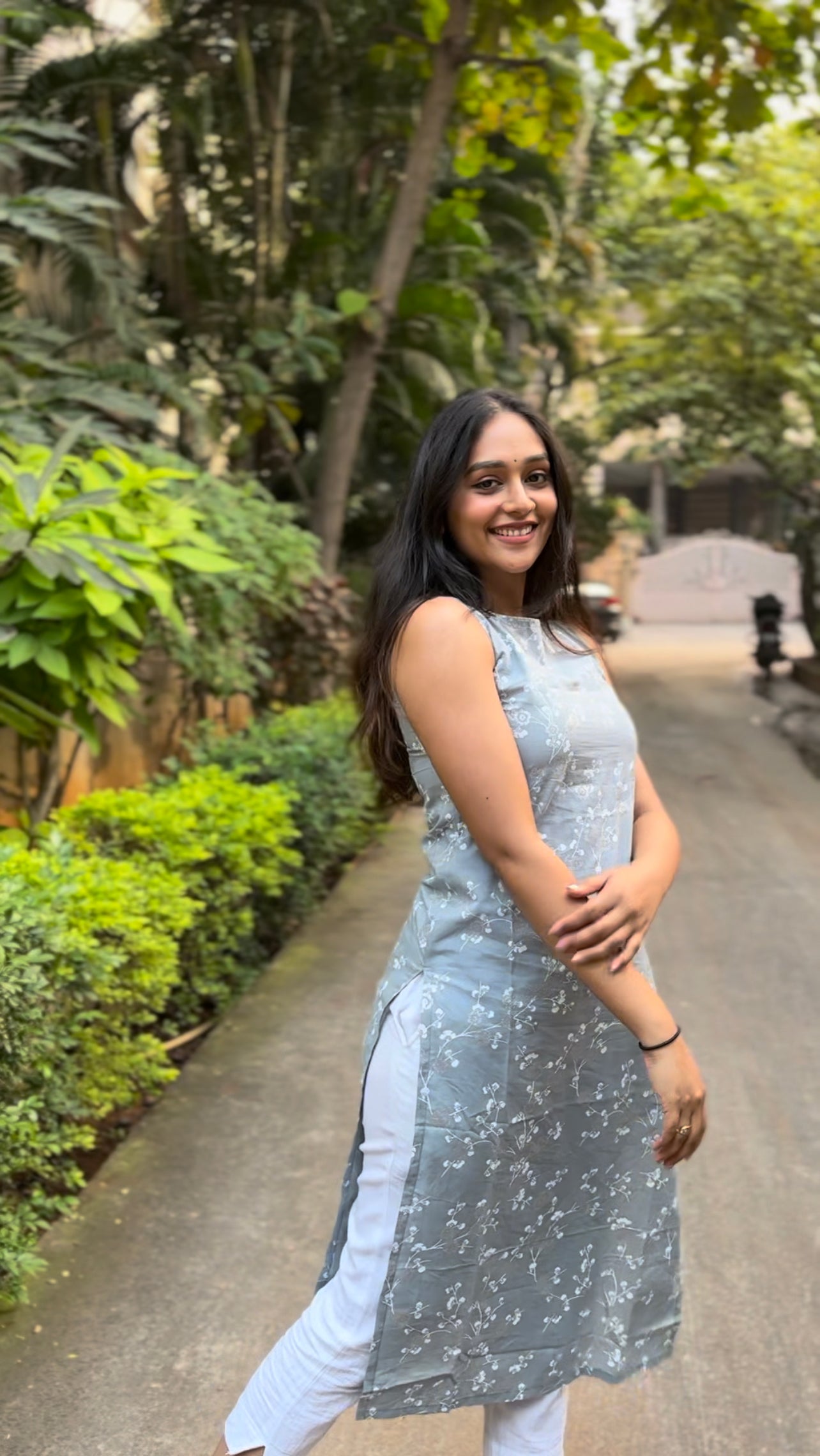 Yogitha - Sleeveless Kurti