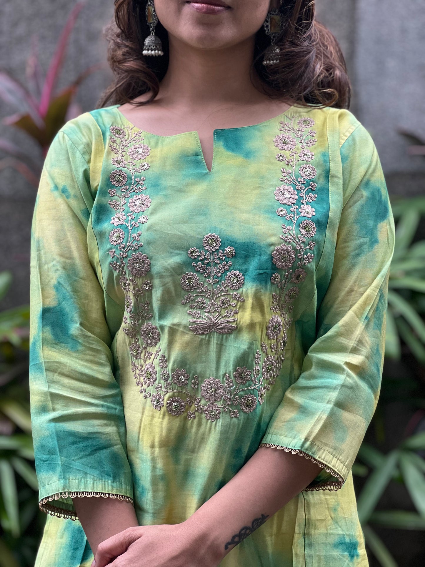 Aadarshini - Maslin Tie Dye kurta with hand work - Green