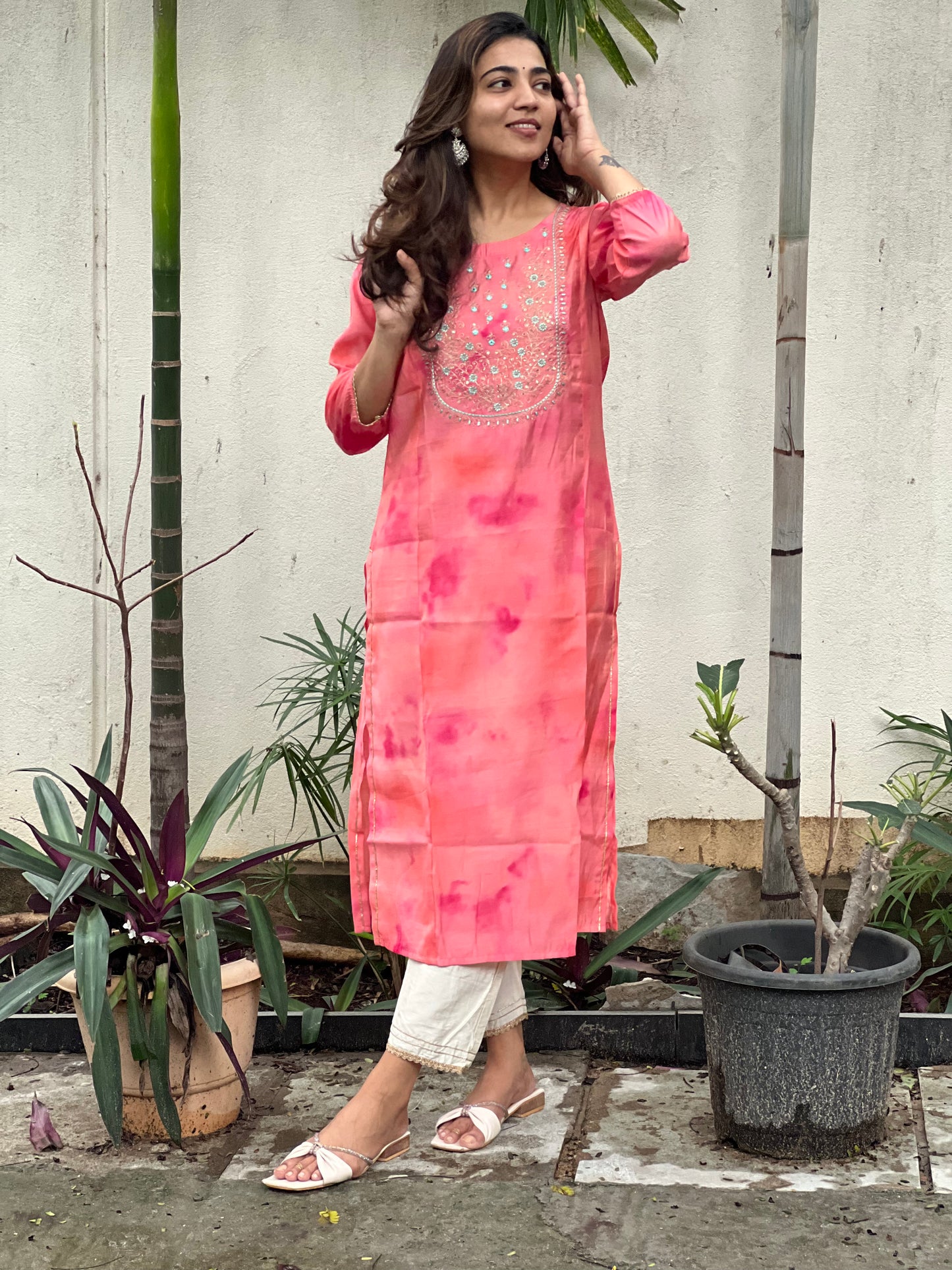 Vaidehi - Maslin Tie Dye kurta with hand work - Pink