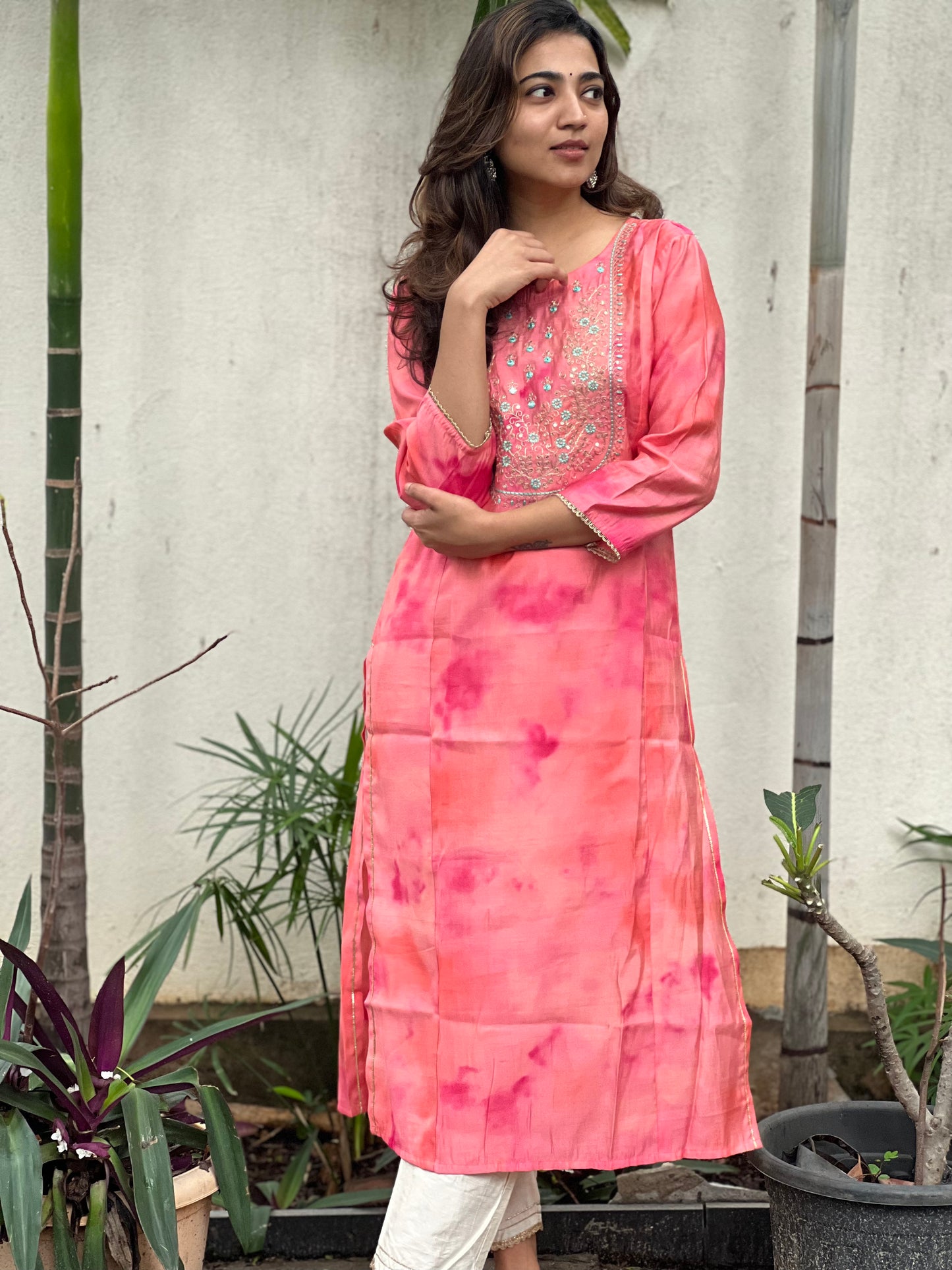 Vaidehi - Maslin Tie Dye kurta with hand work - Pink