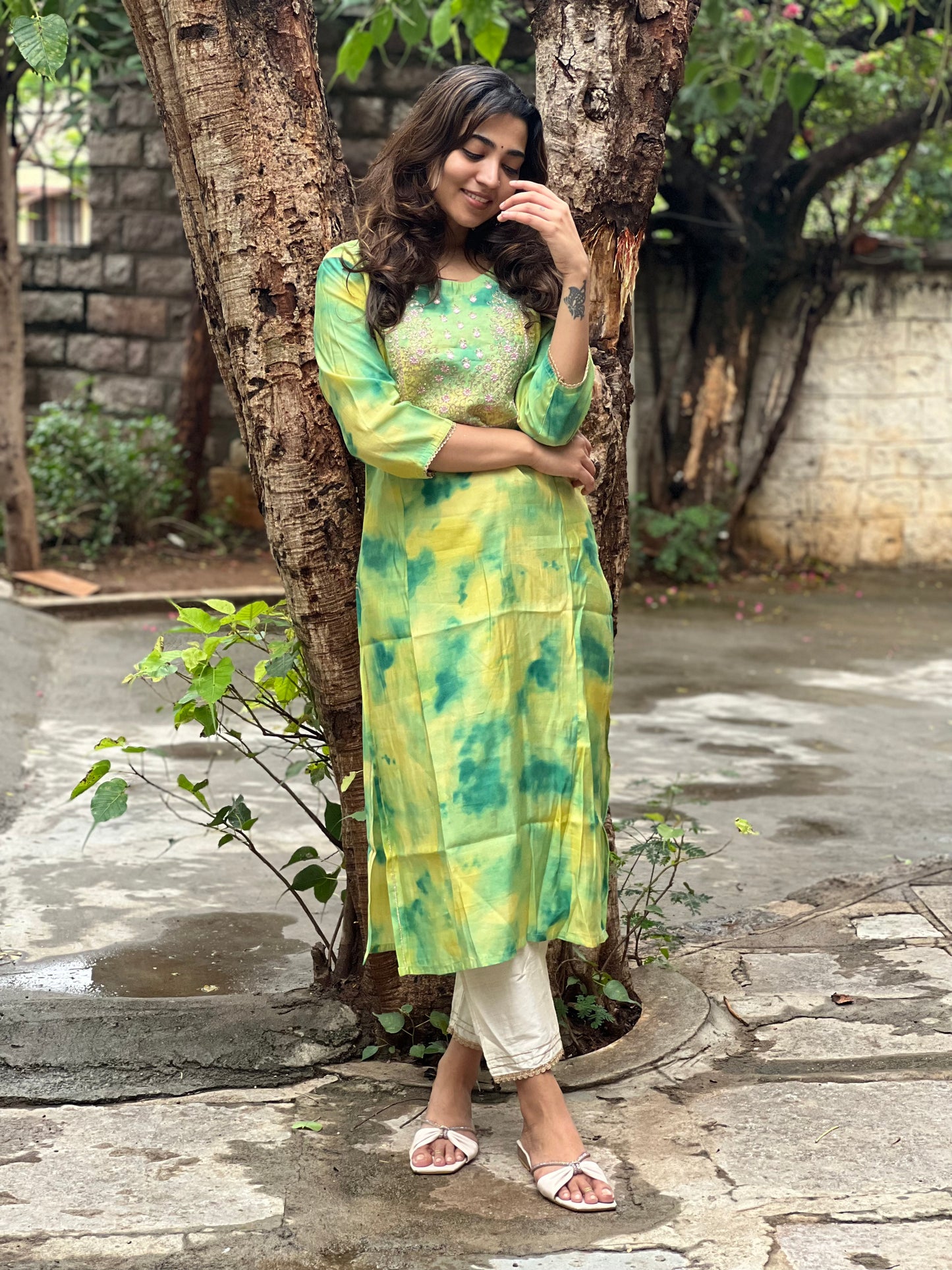 Aarna - Maslin Tie Dye kurta with hand work - Green