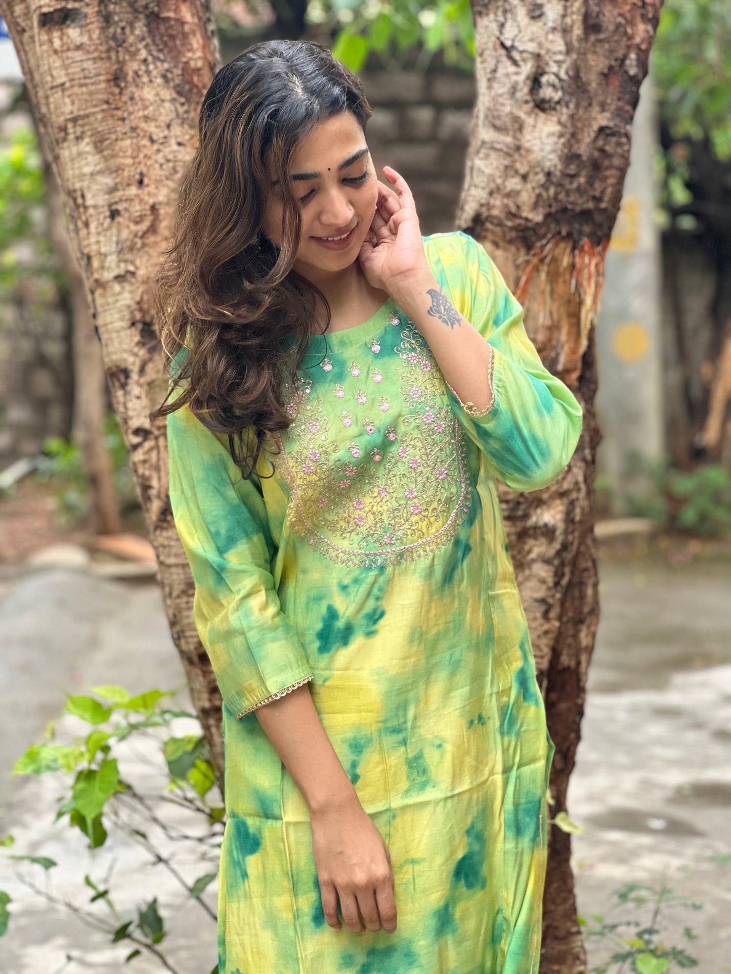 Aarna - Maslin Tie Dye kurta with hand work - Green