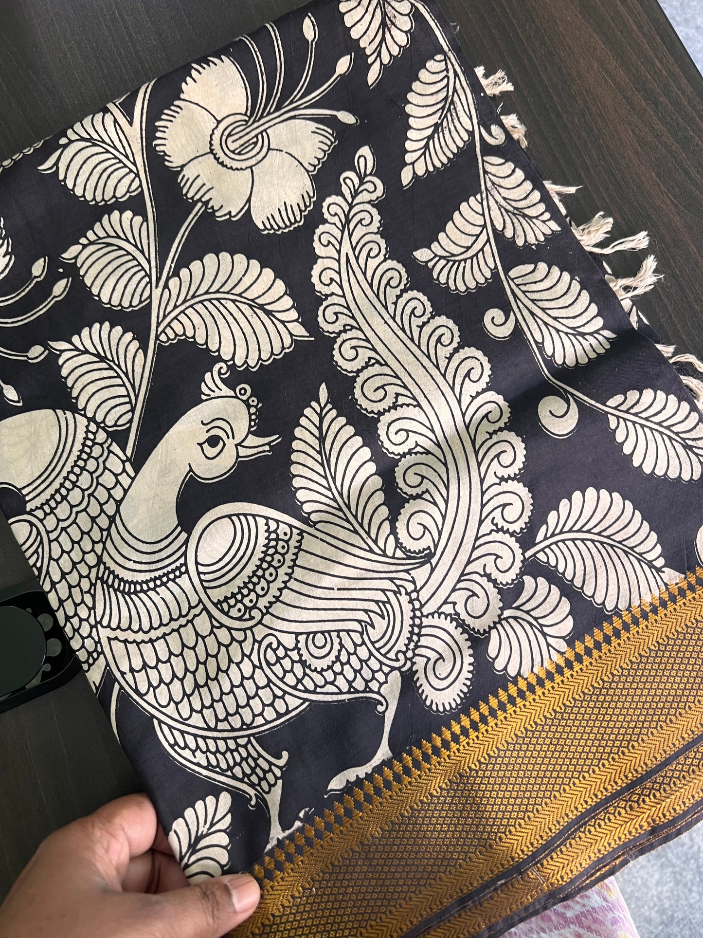 Kalamkari Dupatta - Chennuri silk - Half white and Black