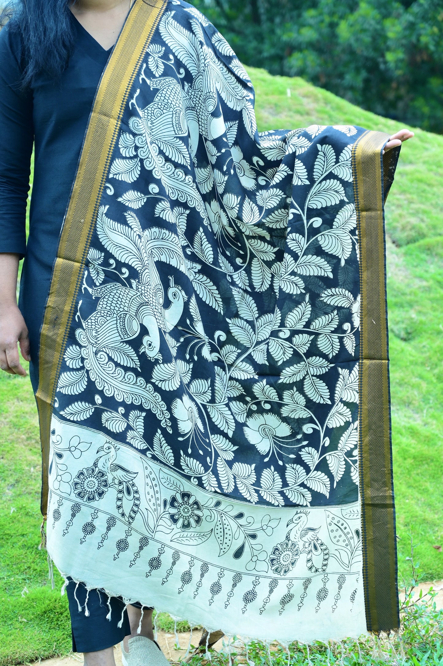 Madhura - Black Silk cotton set with Kalamlari Dupatta