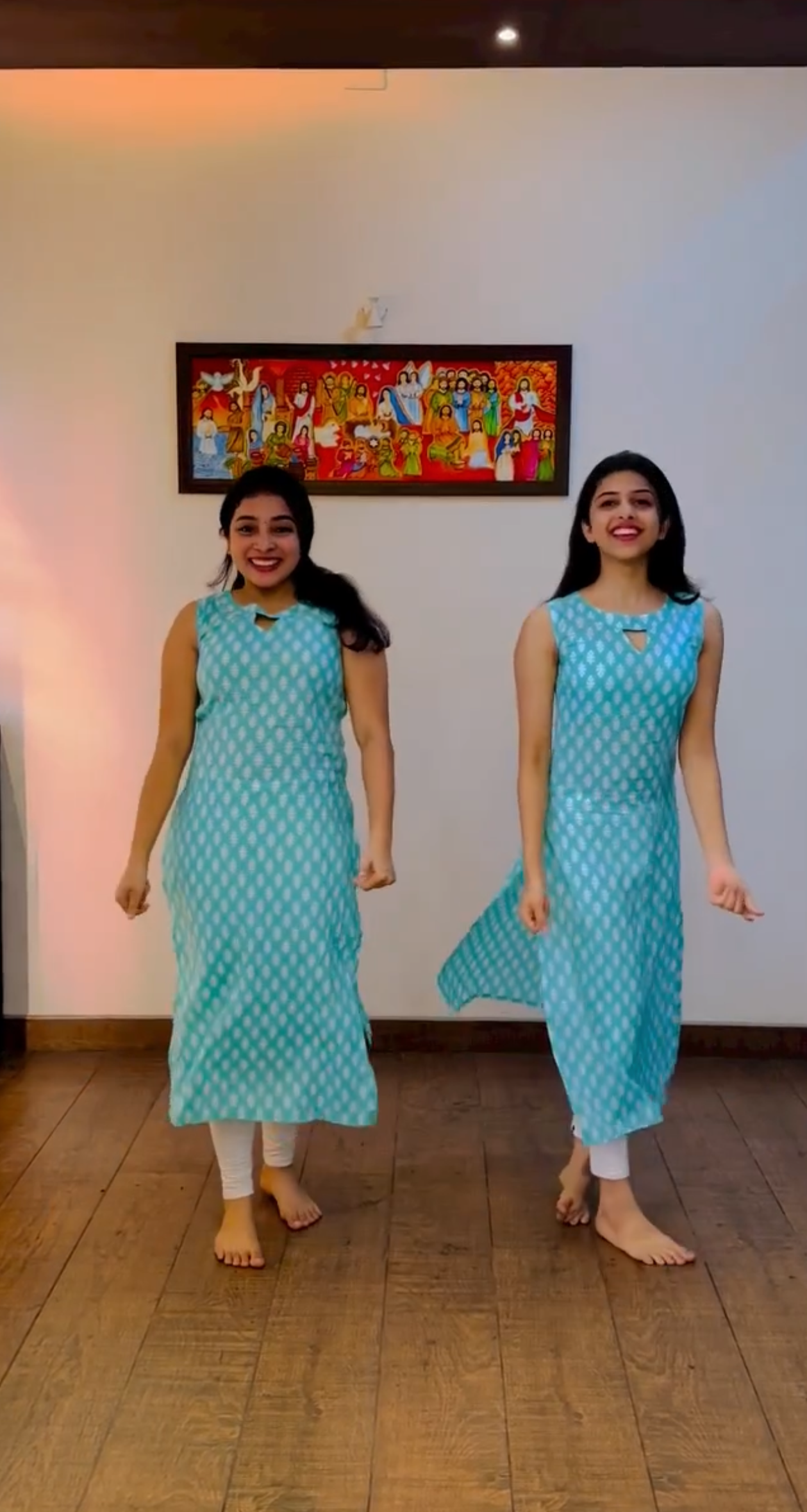 Oviya - Sleeveless Kurti