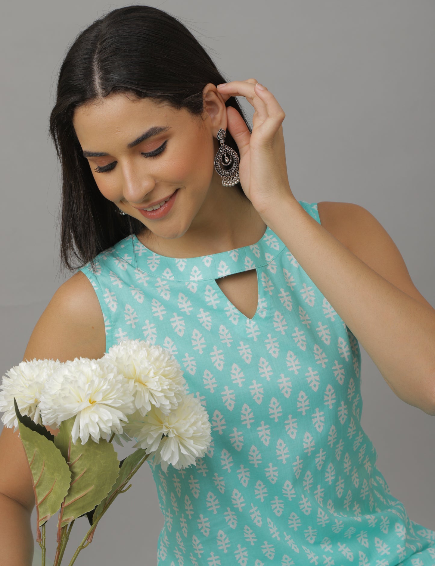 Oviya - Sleeveless Kurti