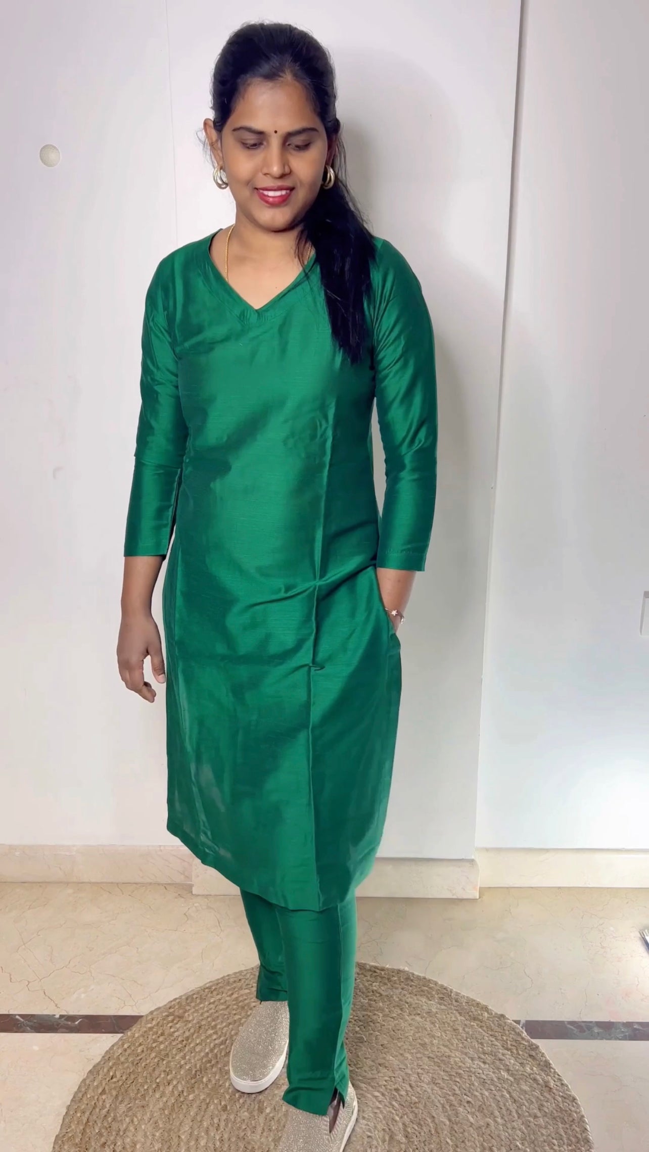 Srinidhi - Silk Cotton Kurta Set - Bottle Green