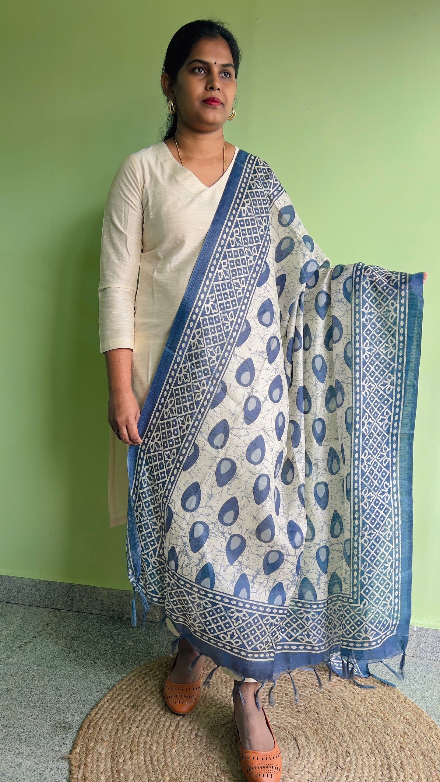 Kadhi silk Dupatta - Grey Peacock
