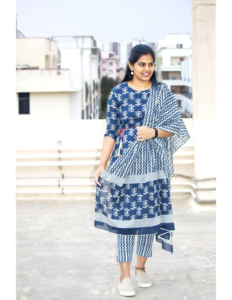Block Printed cotton set with tie and back openable buttons