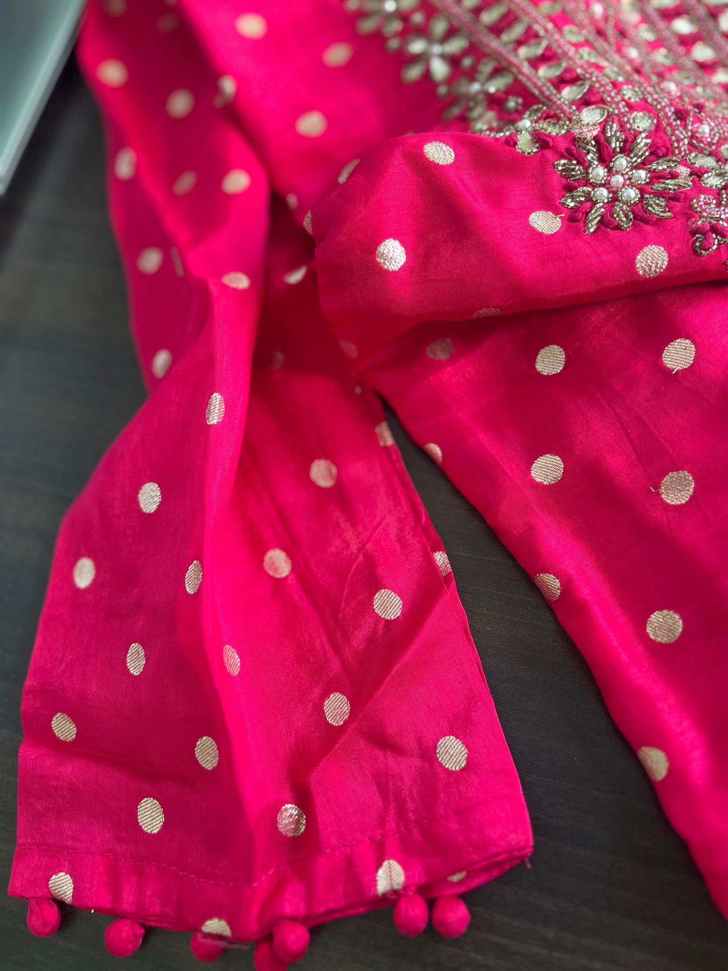 Laksya  - Premium Maslin Hand work kurti set with weaving butties - Pink