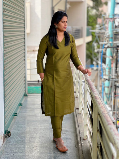 Srinidhi - Silk Cotton Kurta Set - Mehandhi Green