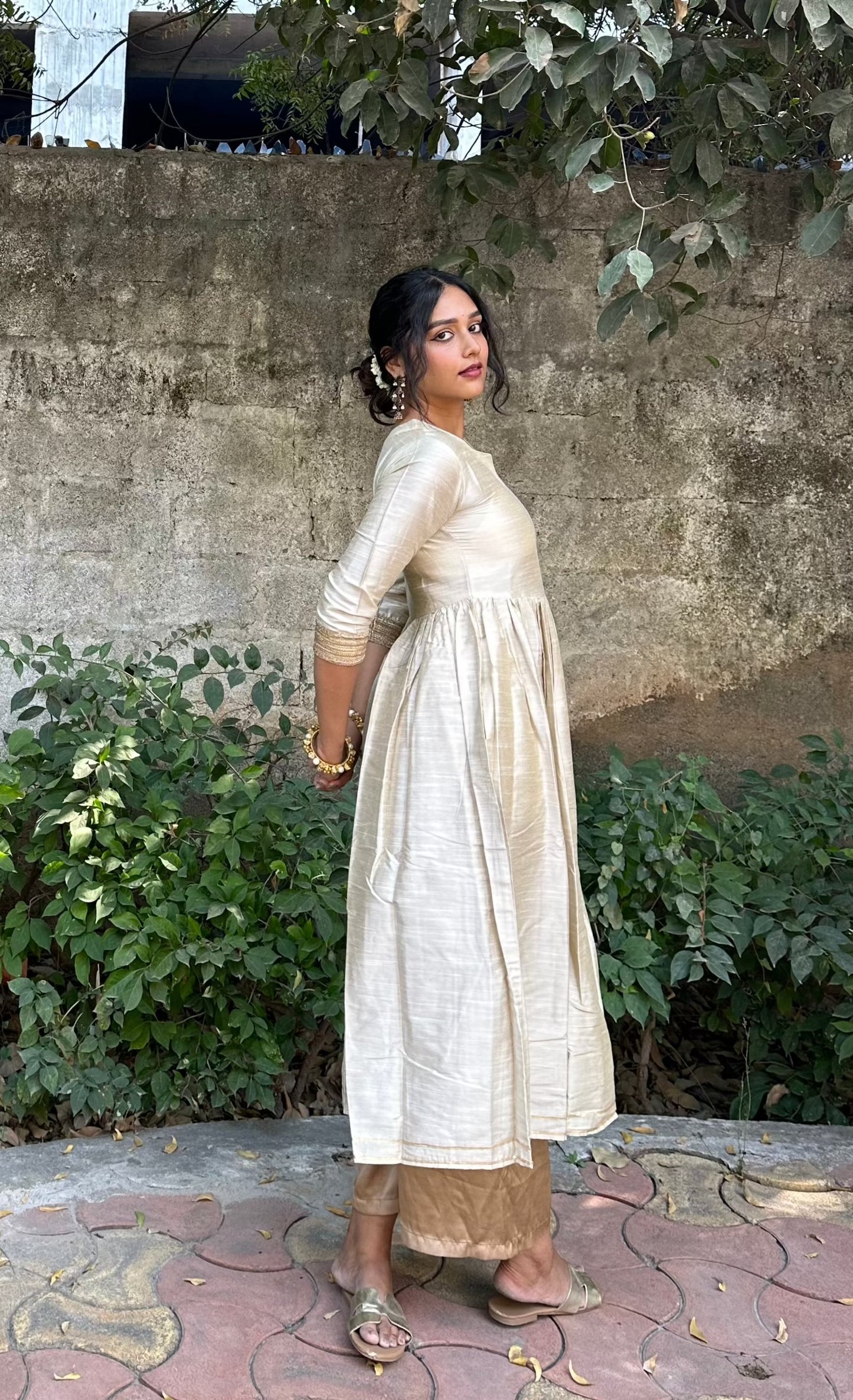 Yogitha - Half white Silk cotton dress