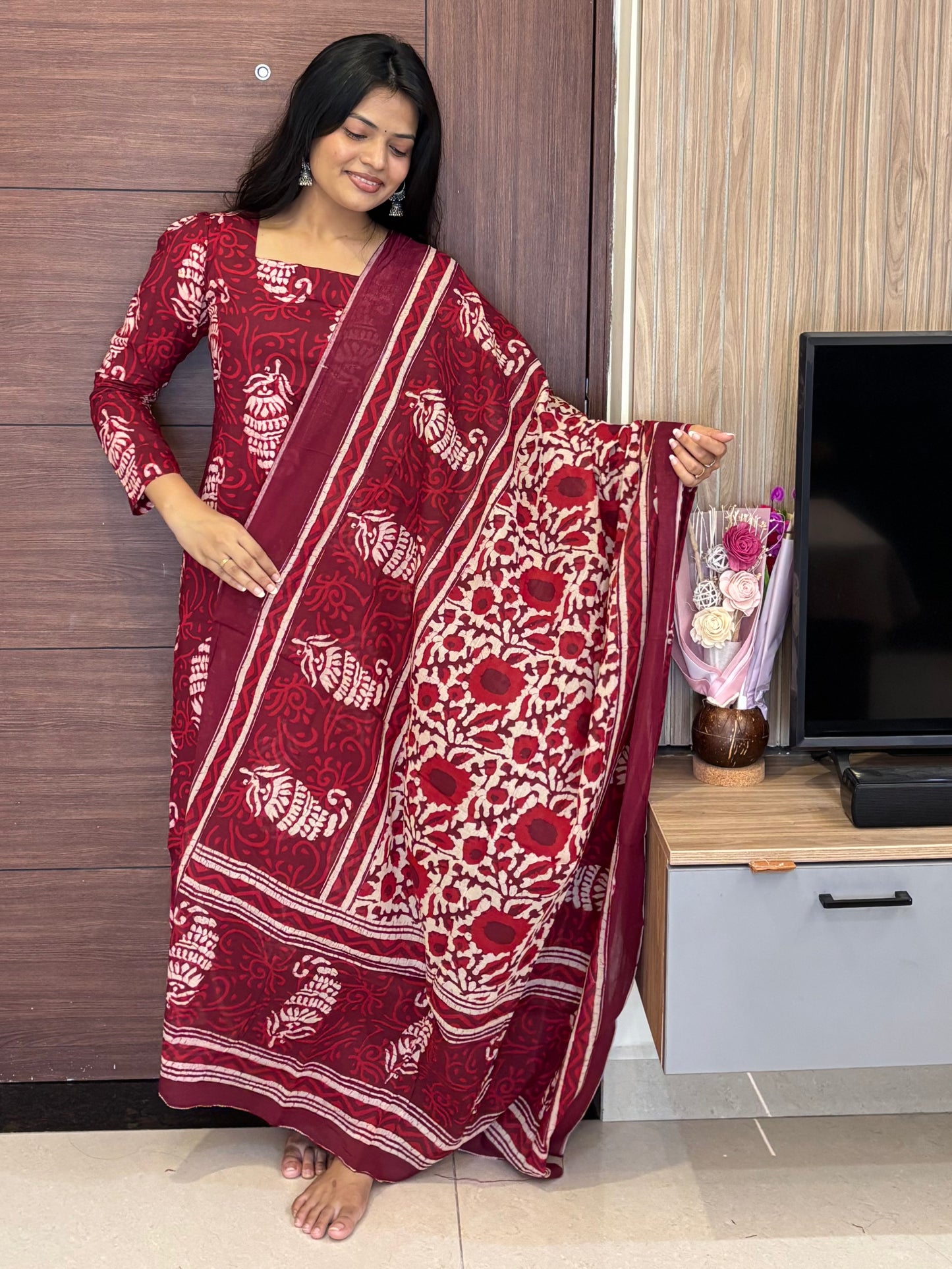 Aaradhya Wine Handblock Suit Set