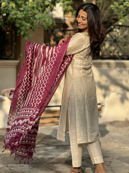 Swathi - Half white Silk cotton set with Kadhi silk dupatta