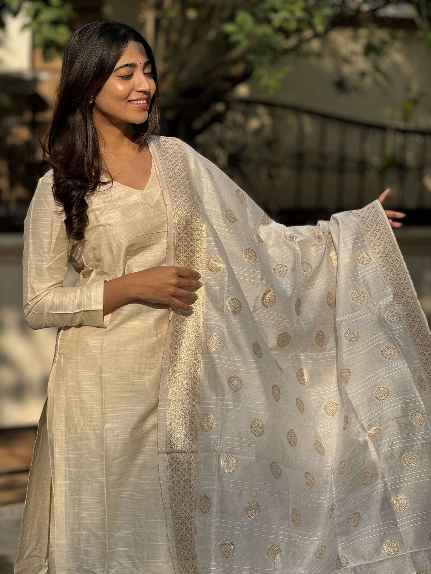 Charvi - Half white Silk cotton set with banaras dupatta
