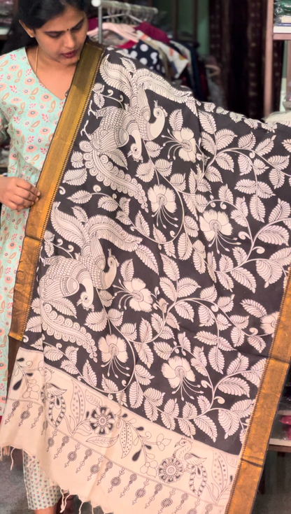 Kalamkari Dupatta - Chennuri silk - Half white and Black