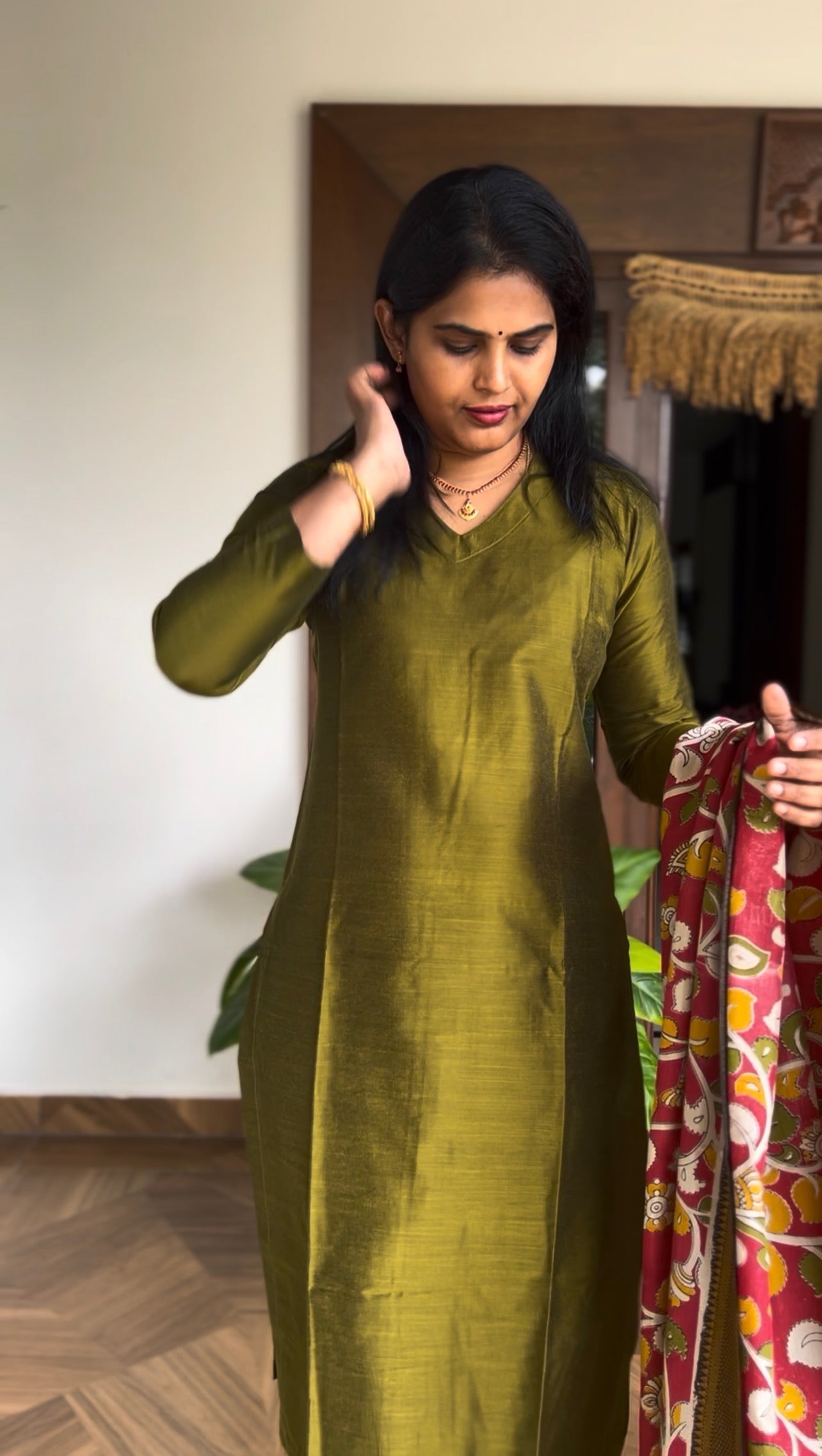 Kalamkari Dupatta - Chennuri silk - Red Floral