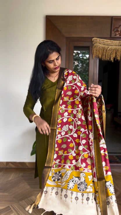 Kalamkari Dupatta - Chennuri silk - Red Floral