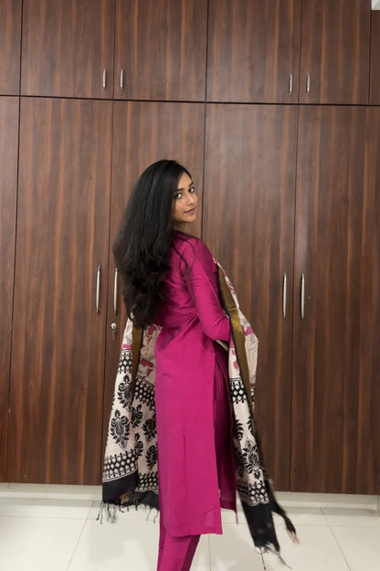 Yogitha - Rani Pink Silk cotton set with Kalamkari dupatta