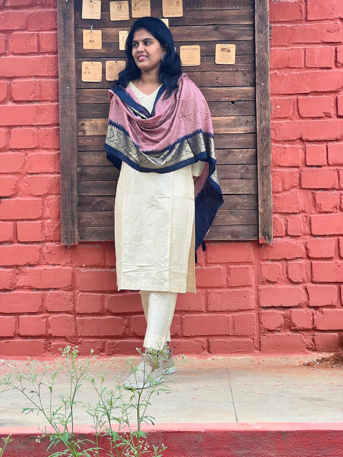 Maslin Dupatta - Lavender with Blue Zari border