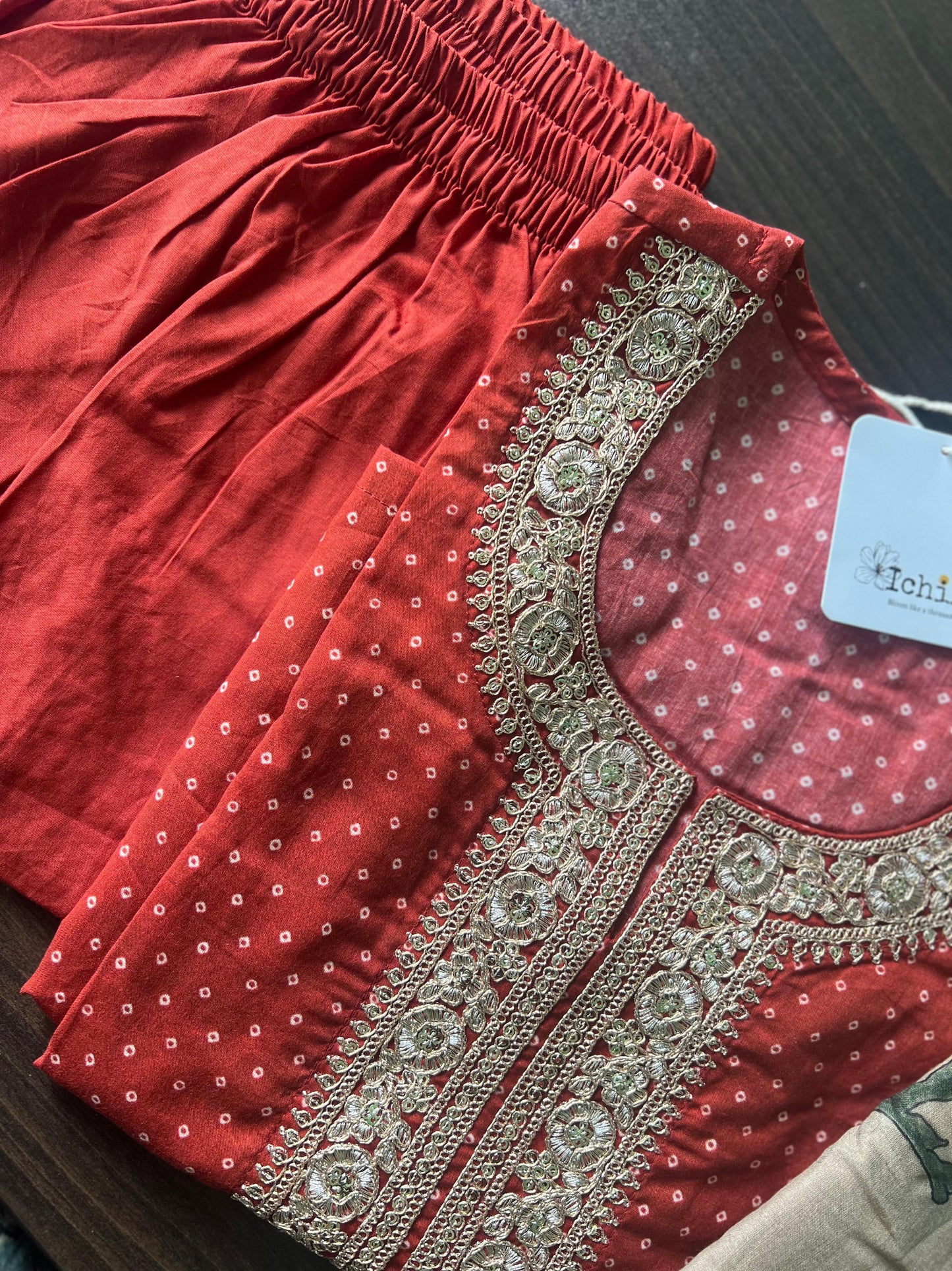 Adya - Roman Silk suit with zari embroidery - Marron