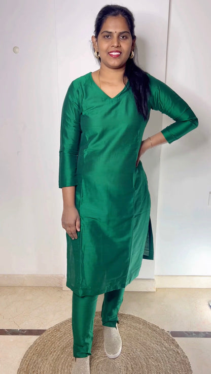 Srinidhi - Silk Cotton Kurta Set - Bottle Green
